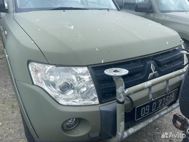 Накладка на порог mitsubishi pajero 4 2009