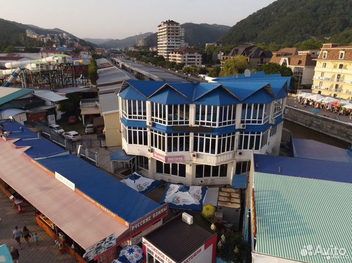 Администратор Горничная с проживанием на море