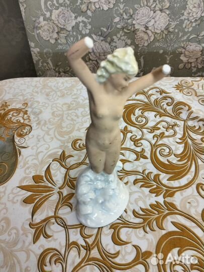 Фарфоровая статуэтка германия