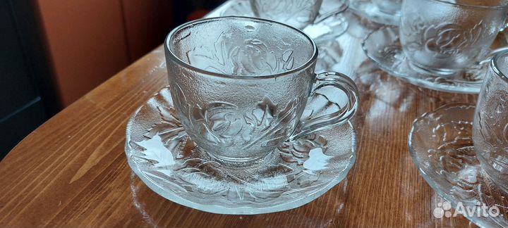 Чайные чашки с блюдцами