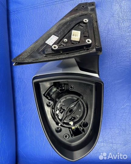 Зеркало заднего вида