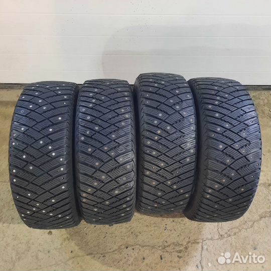 Goodyear Ultragrip Ice Arctic 205/55 R16