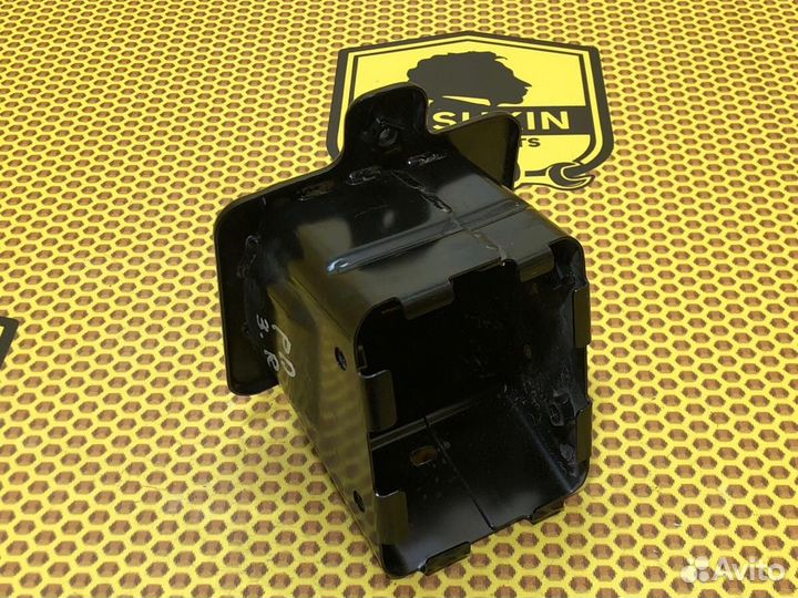 Кронштейн усилителя бампера задний правый Hyundai