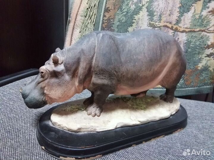 Бегемот, полистирол