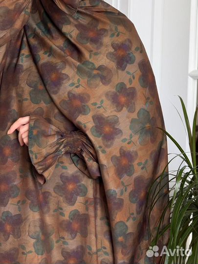 Красивое намазное платье с шарфом