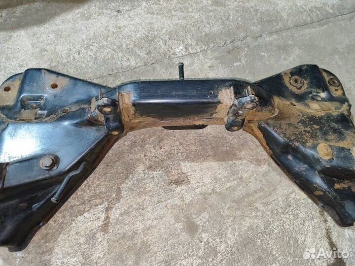 Подрамник Volvo S40 седан 2.0 B4204S 1998