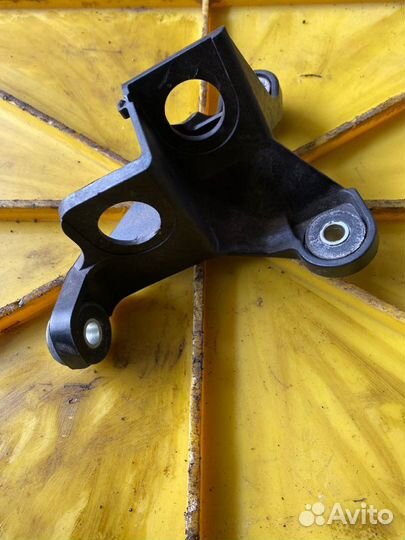 Кронштейн Volkswagen Touran 1T2 1.6 BSE 2008