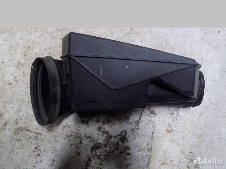 Резонатор воздушного фильтра Duster 2012