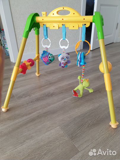 Мобиль, развивающий коврик, дуга с подвесами