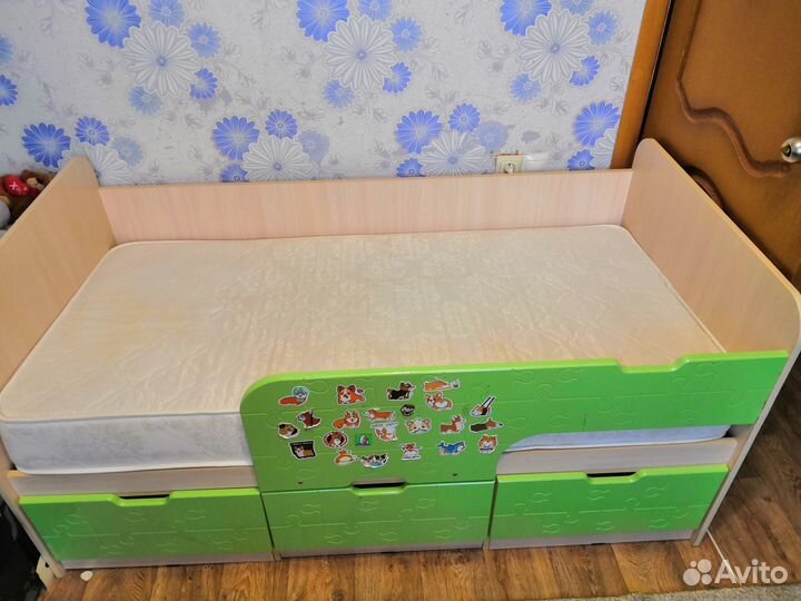 Детская кроватка