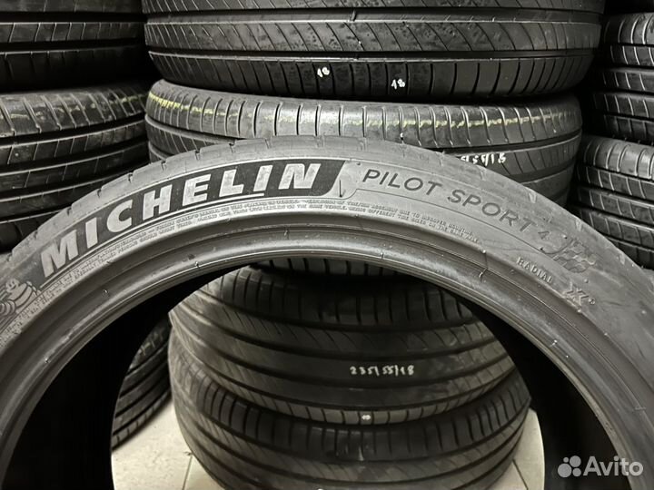 Michelin Pilot Sport 4 245/40 R19