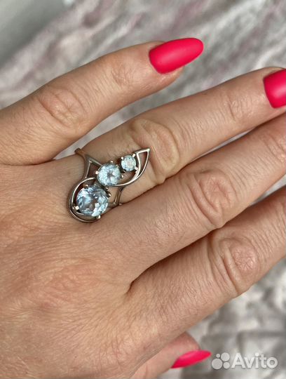 Серебряное кольцо с топазами 925 проба