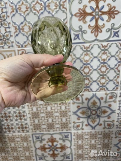 Бокалы для вина из цветного стекла