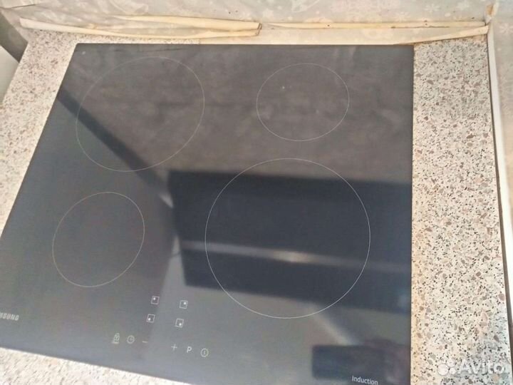 Индукционная плита Samsung NZ64M3NM1BB