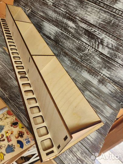 Бункерная кормушка для птиц, 90 см