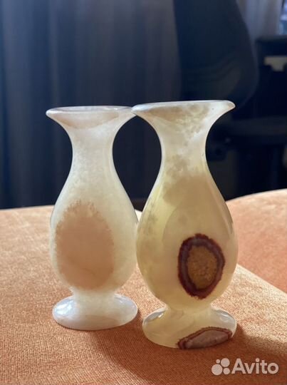 Нефритовая вазочка