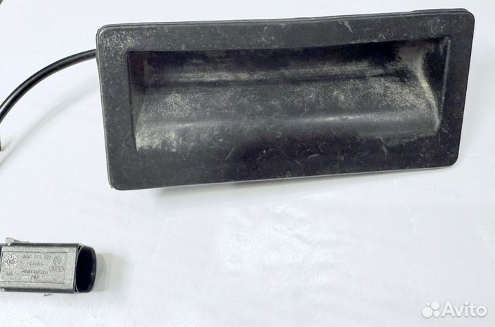 Кнопка открывания багажника на Porsche Cayenne 958