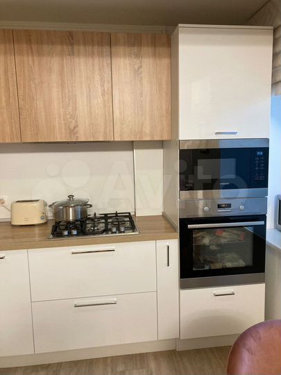 4-к. квартира, 80 м², 4/9 эт.