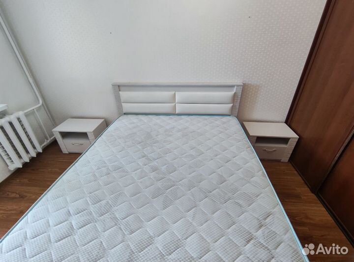 Тумба прикроватная