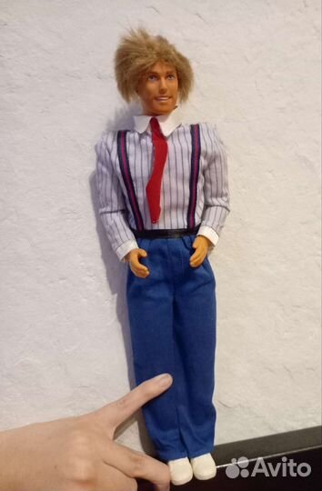 Куклы барби и кен в костюме