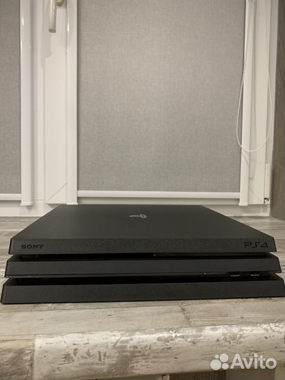 Sony Playstation 4 Pro, 1 TB памяти, + игры