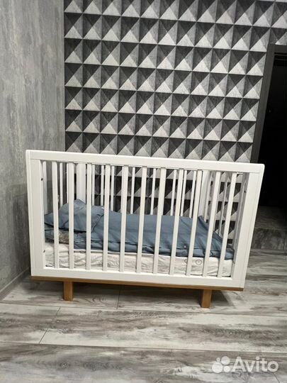 Детская кроватка без маятника