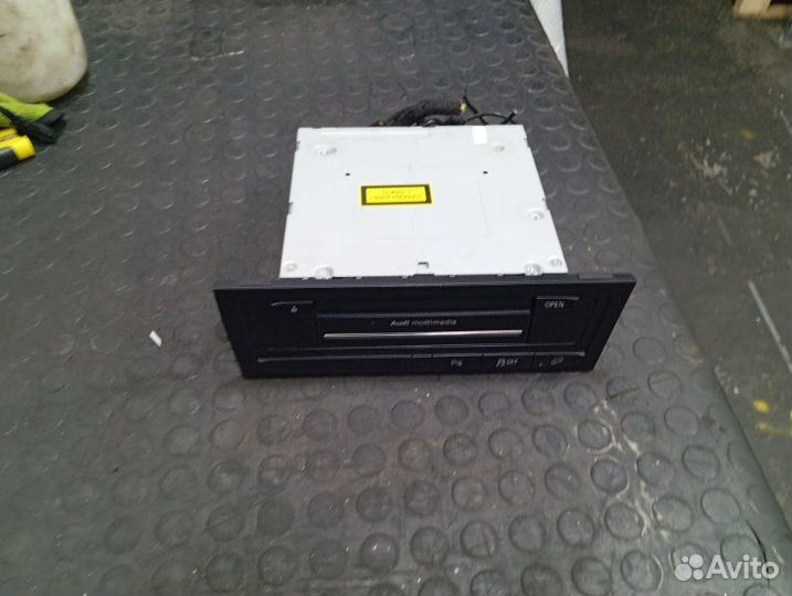 Магнитола Audi Q5 I 8R cdnc 2011
