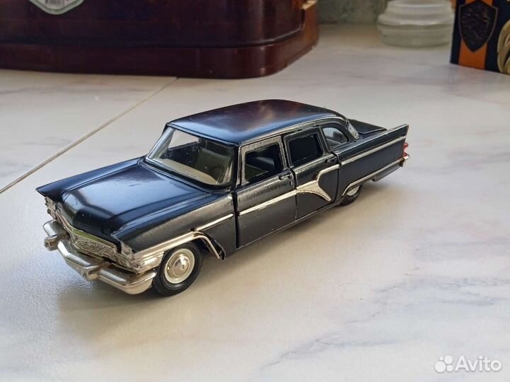 Модель Чайка газ-13 советская