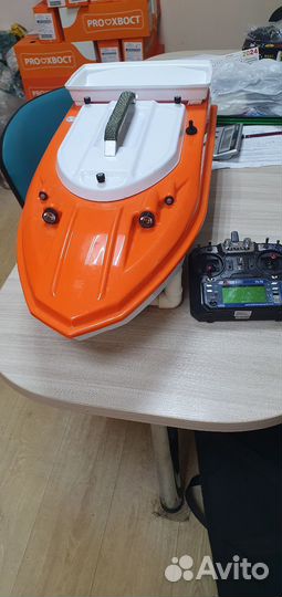 Прикормочный кораблик с gps