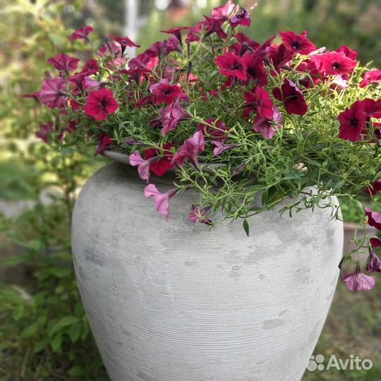 Бетонная ваза для цветов и декора. Бетонный вазон