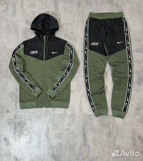 Спортивный костюм мужской Nike