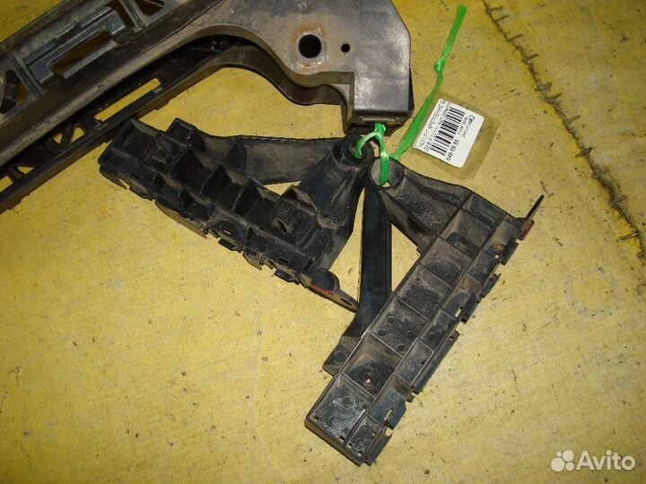 Крепление бампера Honda Fit GE6 (Переднее)