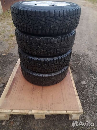 Pirelli Ice Zero 185/65 R15 92T