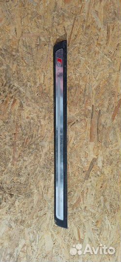 Накладка на порог правая Audi A5 8T 2010 8T0853374