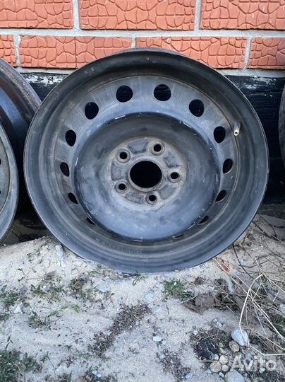 Штампованный диск r 16