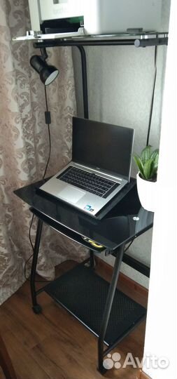 Стол компьютерный стекло, в подарок лампа-прищепка