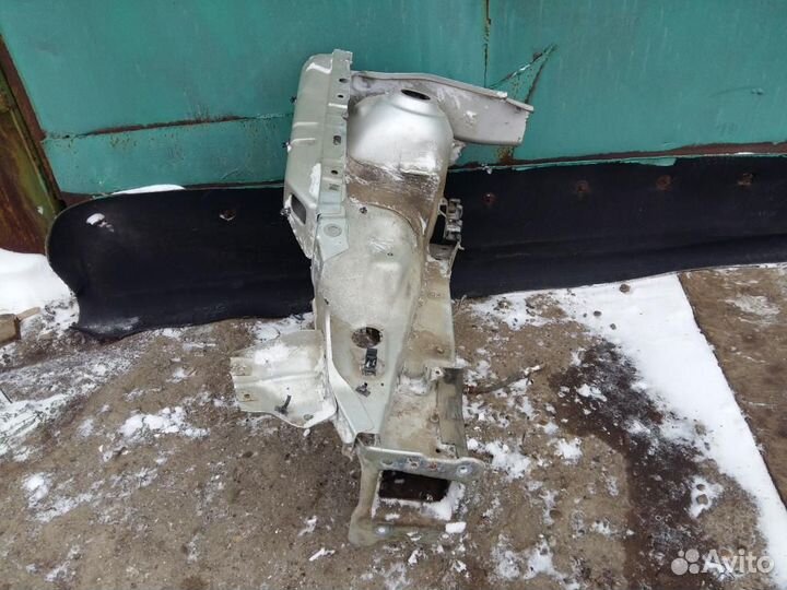 Лонжерон передний правый Opel Astra H sedan 2004