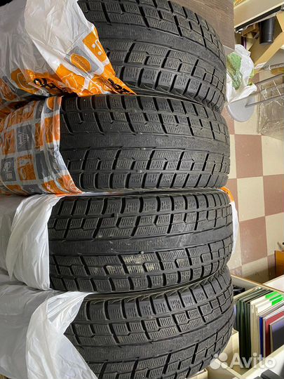 Yokohama 104ZR 235/55 R20