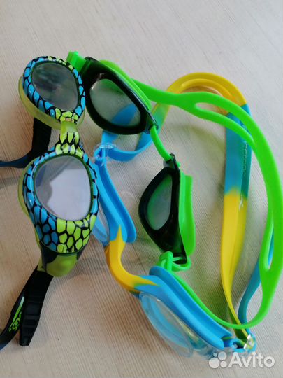 Гидрошорты и очки для плавания