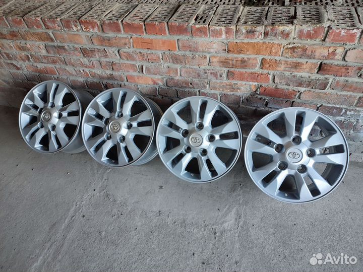 Toyota Land Cruiser 200 R17 5x150