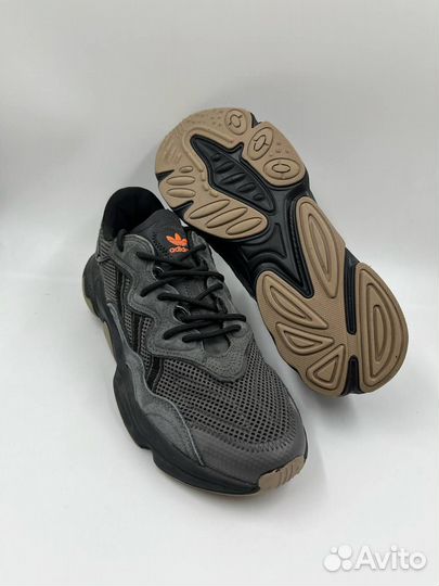 Кроссовки adidas Ozweego черные