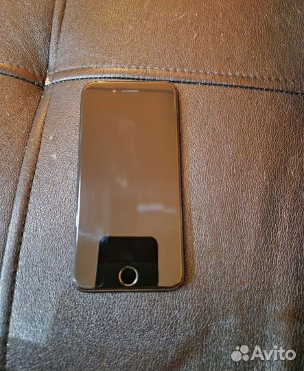 iPhone SE, 64 ГБ