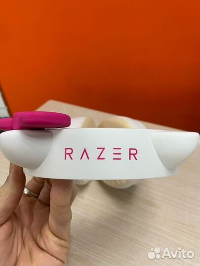 Игровые наушники Razer Kraken BT Sanrio Hello Kitt