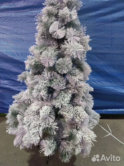 Ель искуственная заснеженная