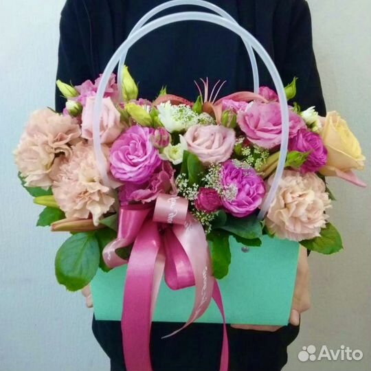 Корзины с пионами и розами с доставкой