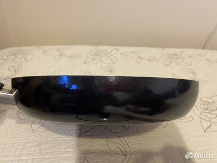 Сковорода Tefal 28 см