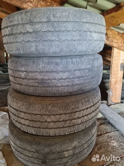 Pirelli Chrono 215/65 R15 104T