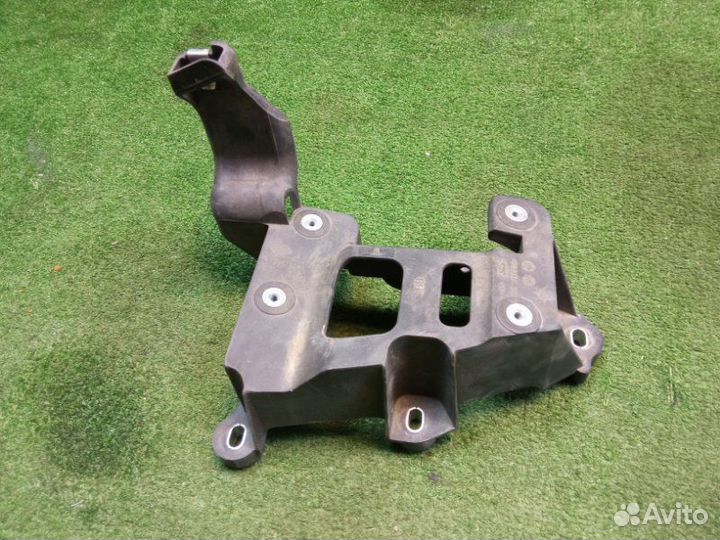 Кронштейн Ford Focus 2011