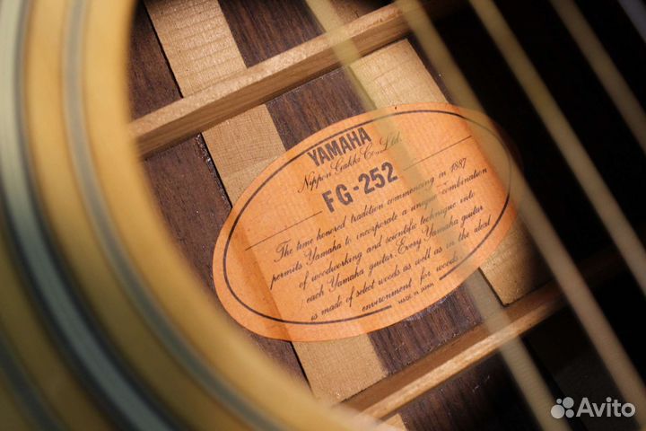 Yamaha FG-252 гитара, Япония