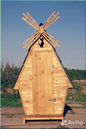 Дачный туалет с декором ERR